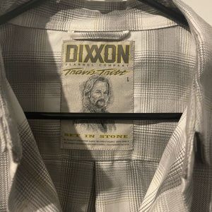 Travis Tritt women’s Dixxon flannel. Large, button up light grey and white.